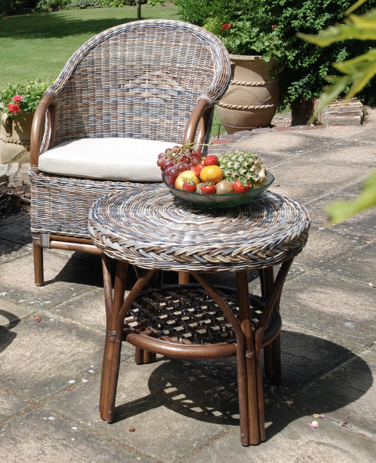 Round Weave Table | Zebra - Garden Wonders UK